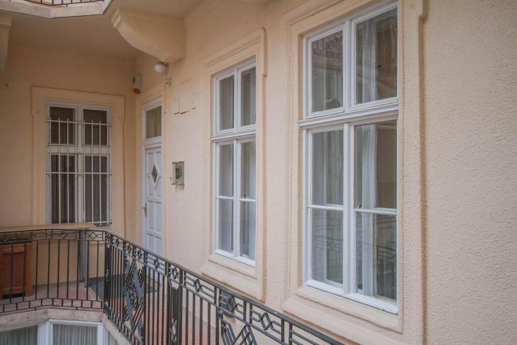 Boutique Soho Apartment *